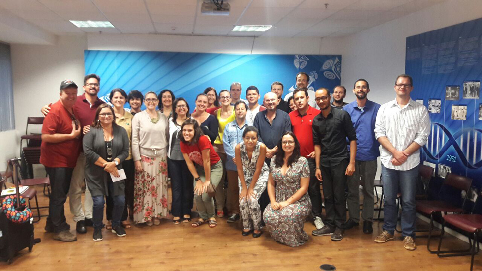 Foto:  professora Danielle, representado o Naspo na reunião, (está de blusa amarela) quarta da esquerda para a direita